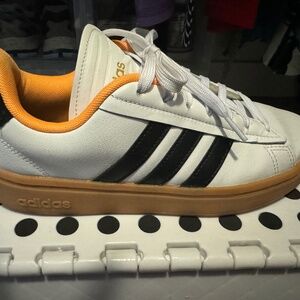 Adidas Grand Court Alpha women’s sneakers